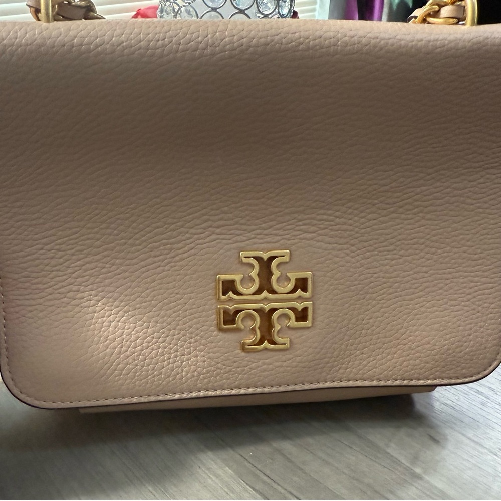 Tory Burch Tan Crossbody Bag with Gold Accents - Picture 2 of 6
